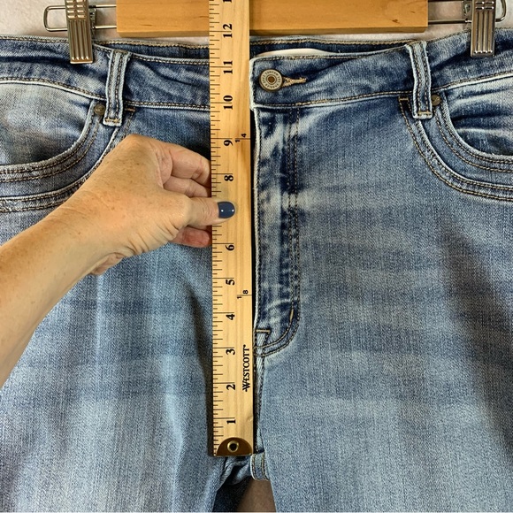 KanCan for Maurices Crop Jeans Sz 32 Light Wash - Picture 8 of 14